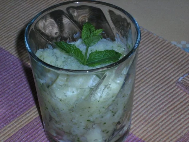 Rezept: Ananassorbet mit Banane und Basilikum Bild Nr. 8 Ananassorbet mit Banane und Basilikum - Rezept - Bild Nr. 8