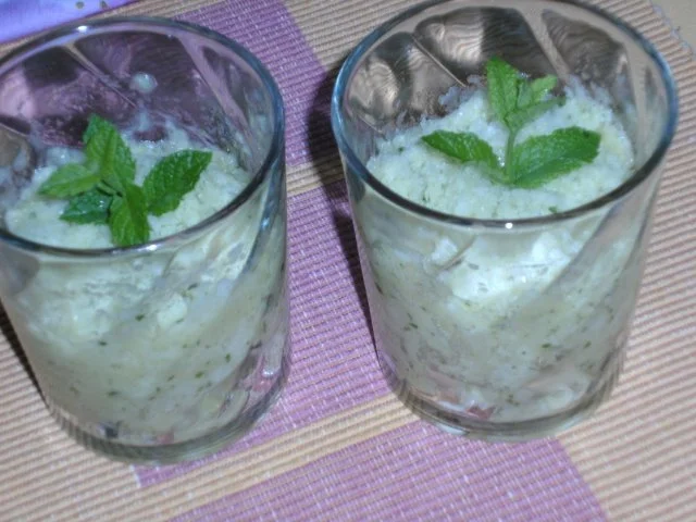 Rezept: Ananassorbet mit Banane und Basilikum Bild Nr. 9 Ananassorbet mit Banane und Basilikum - Rezept - Bild Nr. 9