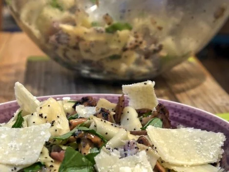 Rezept: Bandnudelsalat mit Pfifferlingen und Mohn Bild Nr. 19 Bandnudelsalat mit Pfifferlingen und Mohn - Rezept - Bild Nr. 19