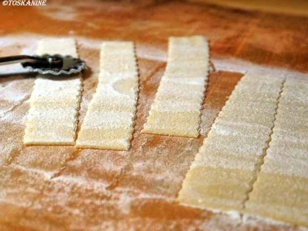 Rezept: Bandnudelsalat mit Pfifferlingen und Mohn Bild Nr. 4 Bandnudelsalat mit Pfifferlingen und Mohn - Rezept - Bild Nr. 4