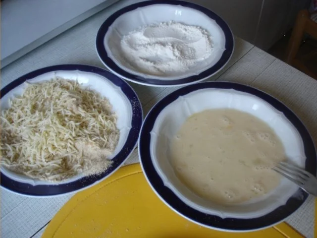 Rezept: Hähnchenbrustfiletschnitzel mit pikanten Kartoffelstampf und Möhrenblütengemüse Bild Nr. 4 Hähnchenbrustfiletschnitzel mit pikanten Kartoffelstampf und Möhrenblütengemüse - Rezept - Bild Nr. 4