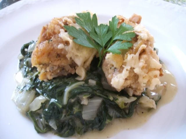 Knödel: Pilznockerln auf Mangoldgemüse - Rezept