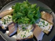 Rezept: Geräuchertes Forellenfilet mit Blattsalat und Merrettich-Knusper-Brot Geräuchertes Forellenfilet mit Blattsalat und Merrettich-Knusper-Brot - Rezept