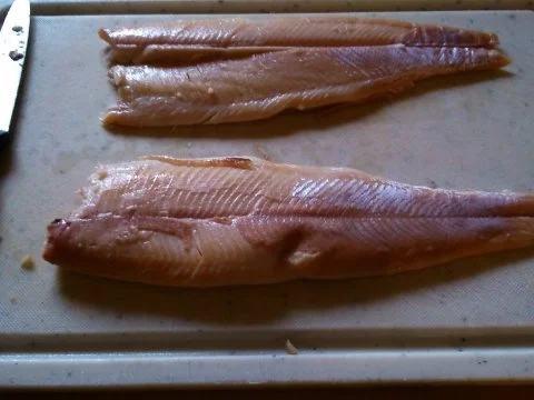 Geräuchertes Forellenfilet mit Blattsalat und Merrettich-Knusper-Brot - Rezept - Bild Nr. 4