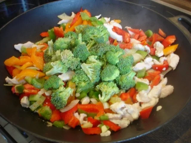 Hähnchen-Wok mit Gemüse und Vollkornreis - Rezept - Bild Nr. 7