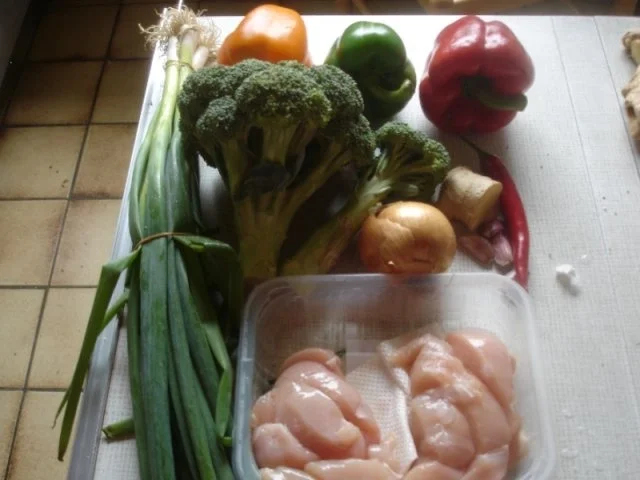 Hähnchen-Wok mit Gemüse und Vollkornreis - Rezept - Bild Nr. 2