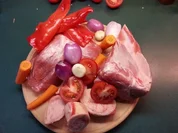 ~ Deftiger Schweinebraten an geschmacksintensiver Bratensoße ~ - Rezept