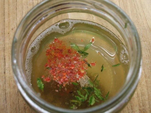 Rezept: Brotaufstrich: Honigschmalz mit Chili Bild Nr. 3 Brotaufstrich: Honigschmalz mit Chili - Rezept - Bild Nr. 3