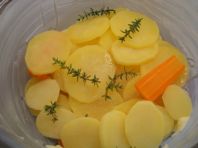 Rezept: Auflauf: "Begrabener Seelachs" Bild Nr. 5 Auflauf: "Begrabener Seelachs" - Rezept - Bild Nr. 5