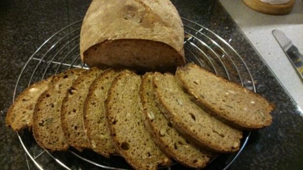 Kerniges Vollkornbrot - Rezept mit Bild - kochbar.de