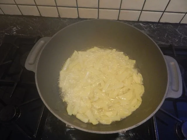Pommes frites - selbstgemacht - - Rezept - Bild Nr. 2