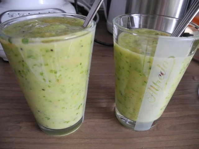 Rezept: Smoothie : Bananen - Salat - Smoothie Smoothie : Bananen - Salat - Smoothie - Rezept