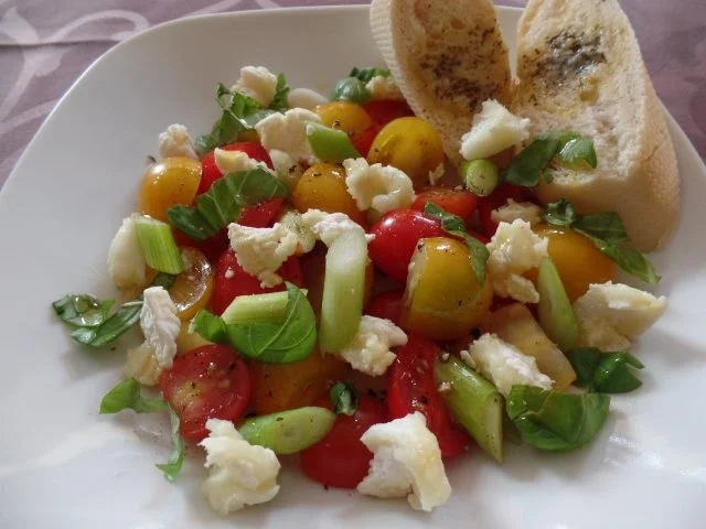 Rezept: Tomatensalat mit Ziegenkäse Tomatensalat mit Ziegenkäse - Rezept