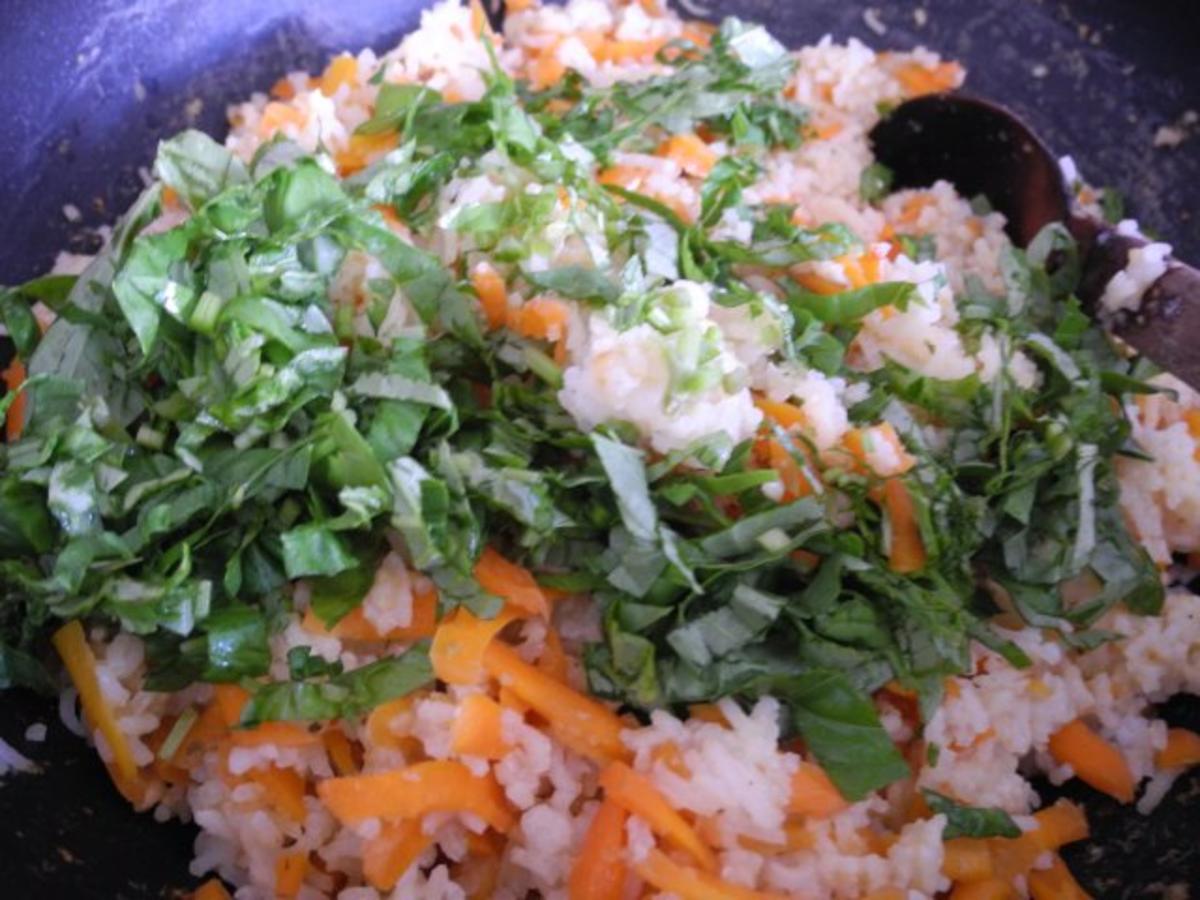 Vegan : Möhren - Reis - Pfanne mit Basilikum - Rezept