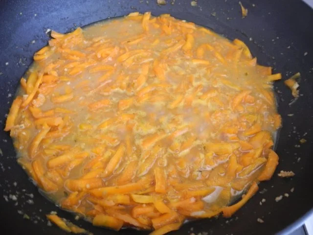 Rezept: Vegan : Möhren - Reis - Pfanne mit Basilikum Bild Nr. 2 Vegan : Möhren - Reis - Pfanne mit Basilikum - Rezept - Bild Nr. 2