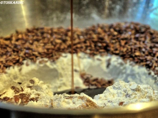 Würzige Dinkel-Leinsamen-Brötchen - Rezept - Bild Nr. 5