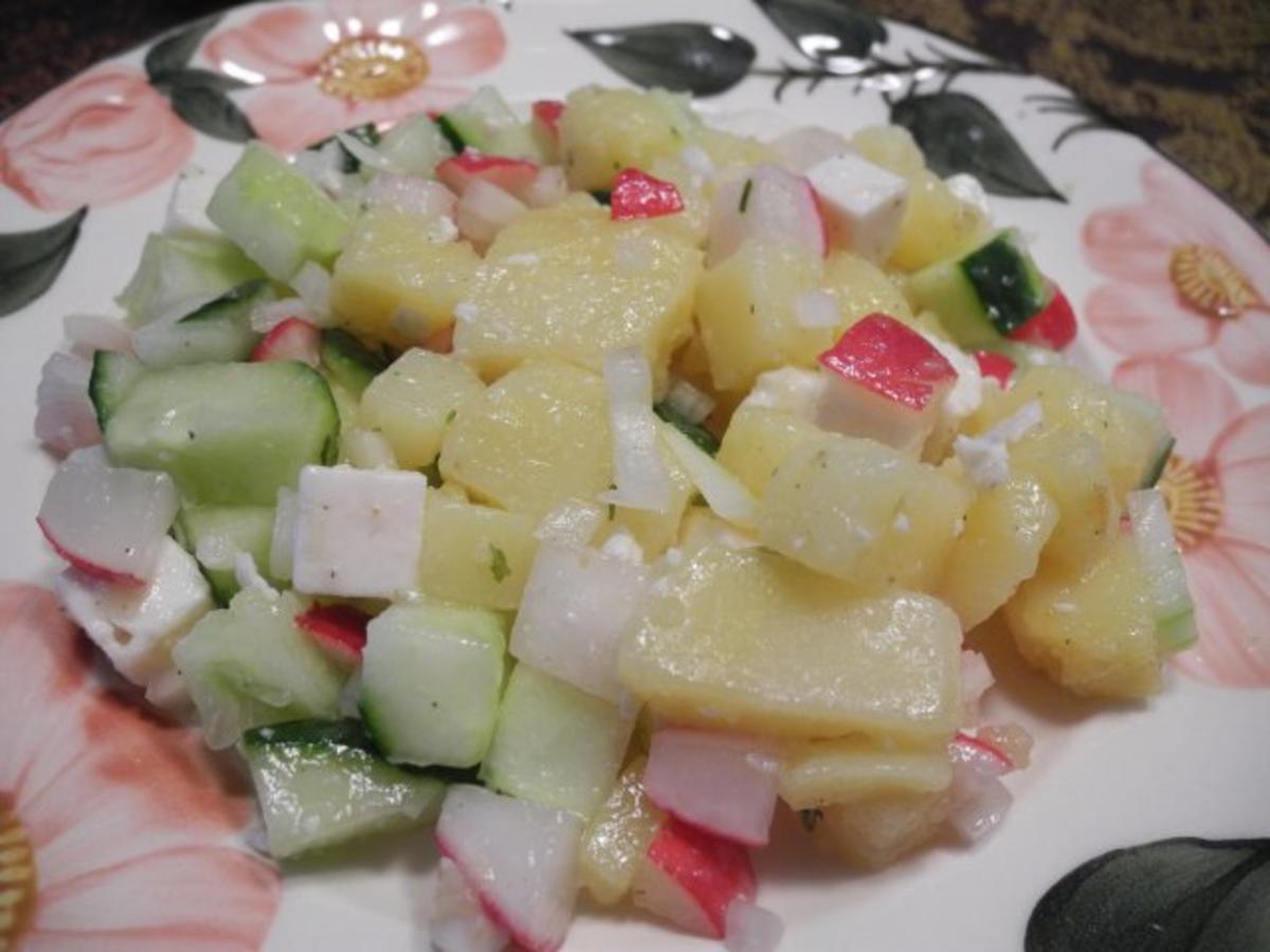 Vegetarisch : Bunter Kartoffelsalat mit Ziegen - Feta - Rezept - Bild Nr. 2