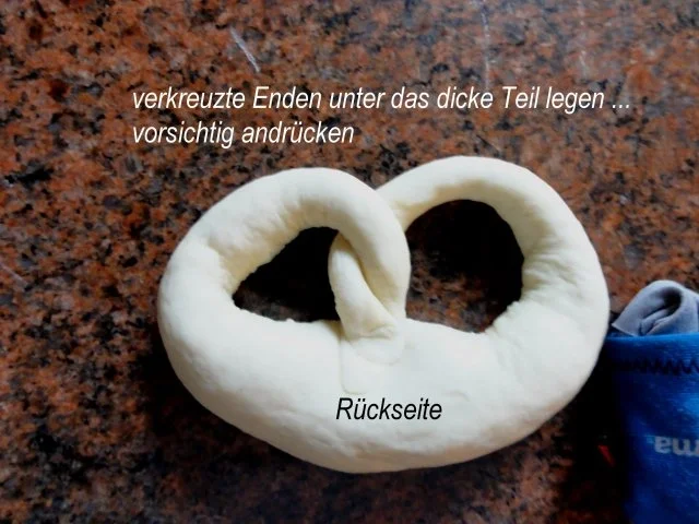 Hefe:   LAUGENBREZEL - Rezept - Bild Nr. 10