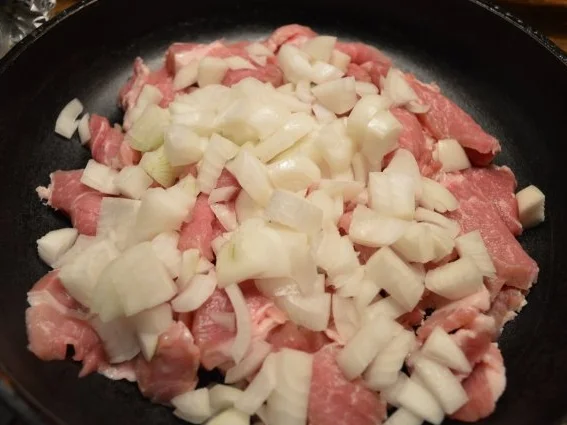 Rezept: Geschnetzeltenpfanne "Gyrosart" Bild Nr. 3 Geschnetzeltenpfanne "Gyrosart" - Rezept - Bild Nr. 3