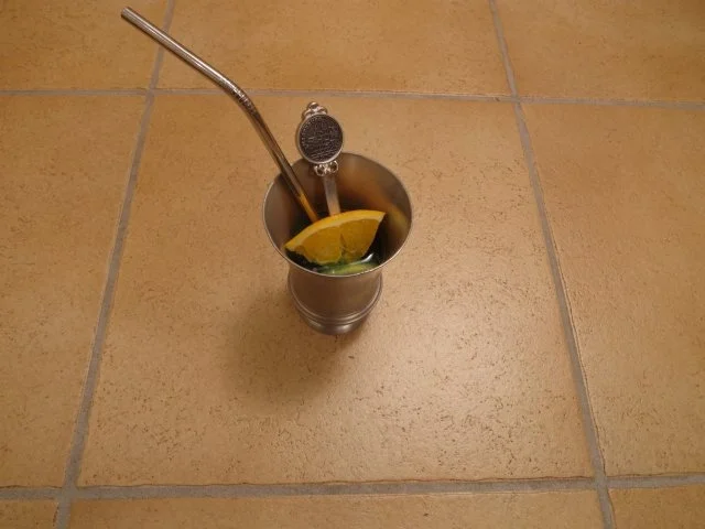 "Prince of Wales" serviert im Silberbecher - Rezept