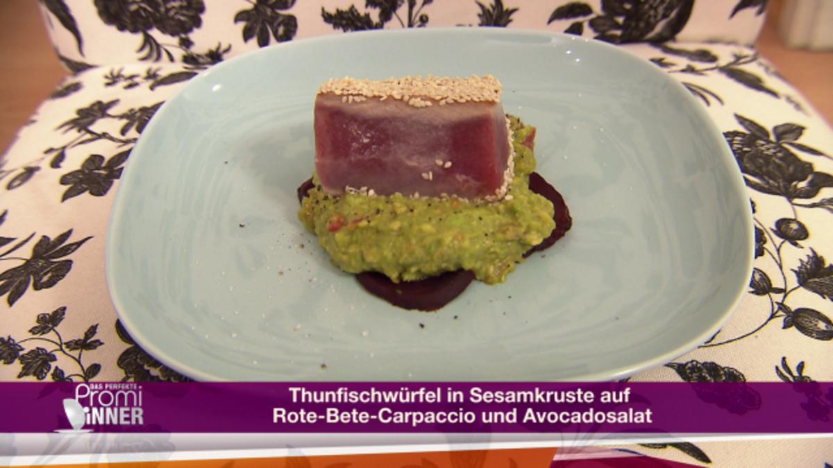 Bilder für Thunfischwürfel in Sesamkruste, Rote-Beete-Carpaccio & Avocadosalat (Iris Mareike Steen) - Rezept