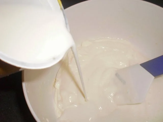 Rezept: Erdbeer-Bottermelk-Torte Bild Nr. 6 Erdbeer-Bottermelk-Torte - Rezept - Bild Nr. 6