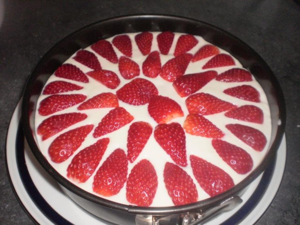 Bilder für Erdbeer-Bottermelk-Torte - Rezept