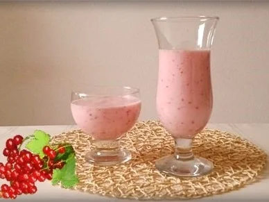 Rezept: Johannisbeeren-Bananen Smoothie Bild Nr. 10 Johannisbeeren-Bananen Smoothie - Rezept - Bild Nr. 10