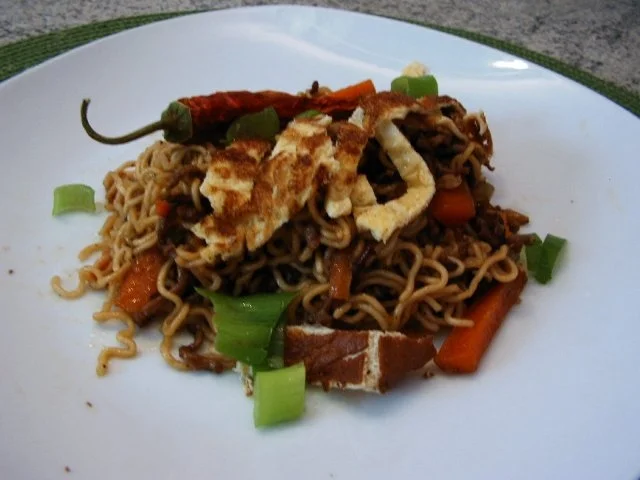 Rezept: Chinesische Bratnudeln mit Hack und Ei Bild Nr. 11 Chinesische Bratnudeln mit Hack und Ei - Rezept - Bild Nr. 11