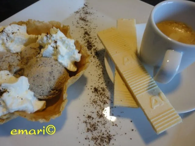 Rezept: Eiszauber: Baileys - Cappuccino - Eis Bild Nr. 2 Eiszauber: Baileys - Cappuccino - Eis - Rezept - Bild Nr. 2