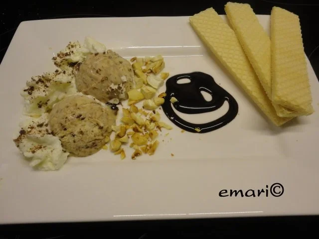 Rezept: Eiszauber: Erdnuß - Schoko - Eis Eiszauber: Erdnuß - Schoko - Eis - Rezept