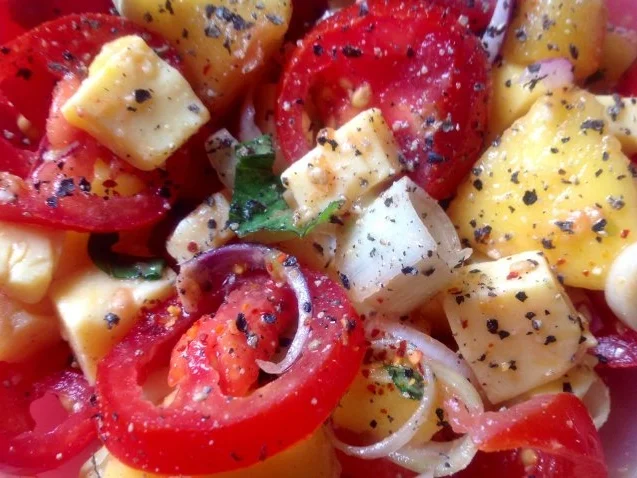 Rezept: Tomaten-Mango-Salat Bild Nr. 2 Tomaten-Mango-Salat - Rezept - Bild Nr. 2