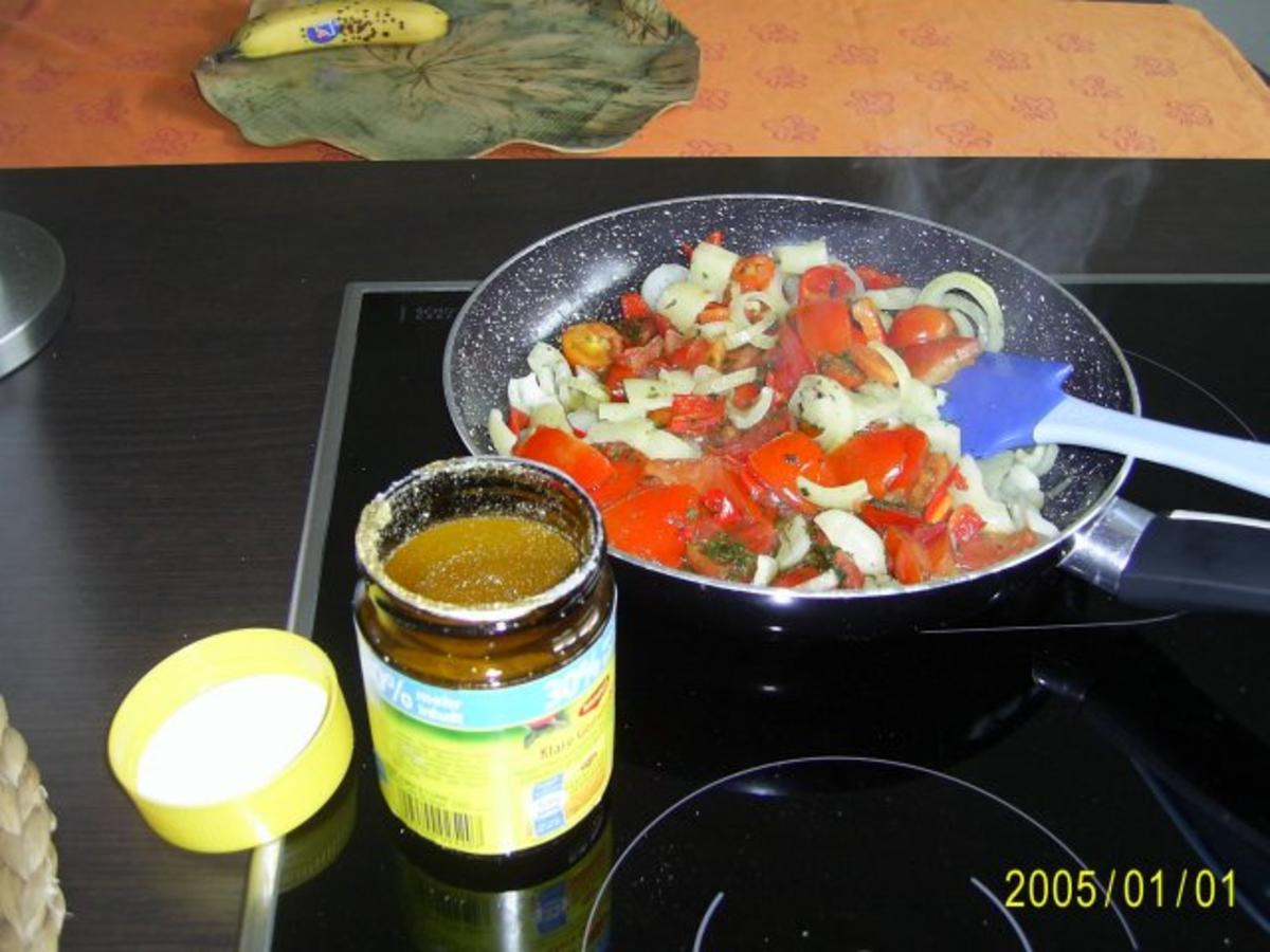 Ohne Fleisch: Vollkornnudeln mit fettarmer Tomatensauce - Rezept - Bild Nr. 11