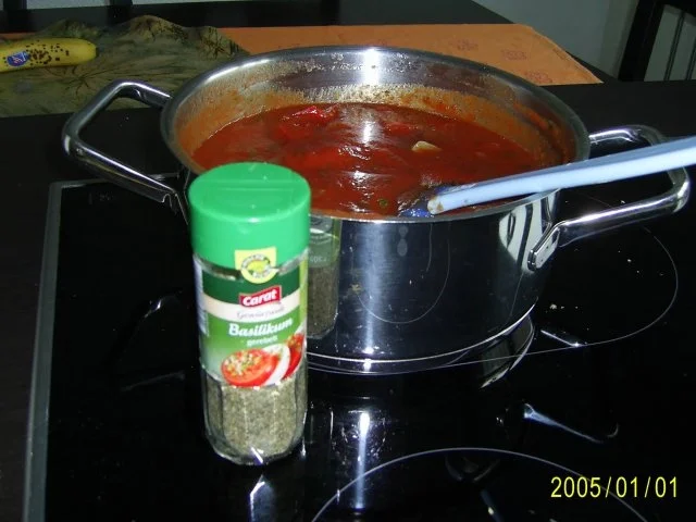 Rezept: Ohne Fleisch: Vollkornnudeln mit fettarmer Tomatensauce Bild Nr. 15 Ohne Fleisch: Vollkornnudeln mit fettarmer Tomatensauce - Rezept - Bild Nr. 15