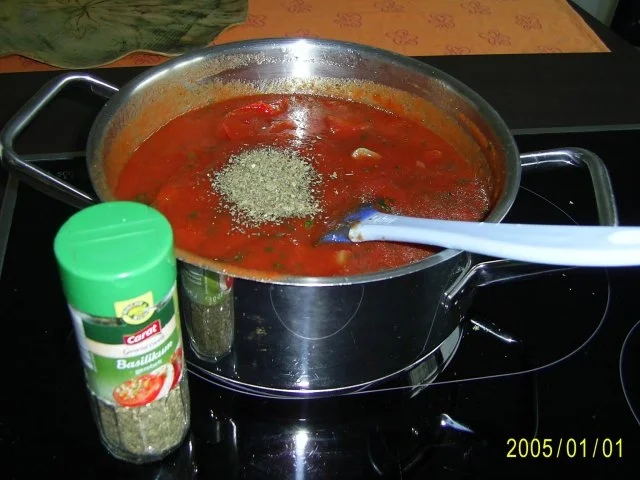 Rezept: Ohne Fleisch: Vollkornnudeln mit fettarmer Tomatensauce Bild Nr. 16 Ohne Fleisch: Vollkornnudeln mit fettarmer Tomatensauce - Rezept - Bild Nr. 16