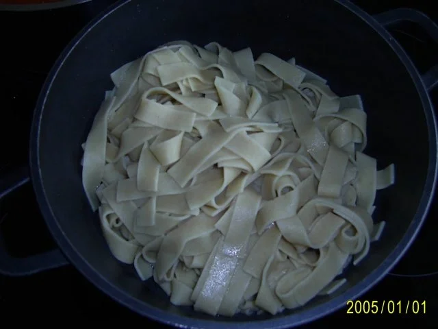 Rezept: Ohne Fleisch: Vollkornnudeln mit fettarmer Tomatensauce Bild Nr. 19 Ohne Fleisch: Vollkornnudeln mit fettarmer Tomatensauce - Rezept - Bild Nr. 19