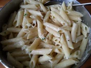 Nudeln in Kräuter Sahne Sauce - Rezept