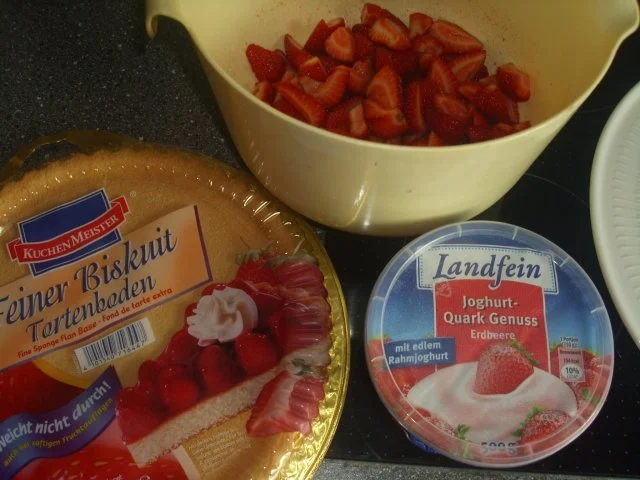 Rezept: Flotte Erdbeertorte Bild Nr. 2 Flotte Erdbeertorte - Rezept - Bild Nr. 2