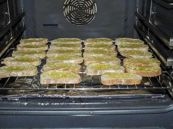 Rezept: Bruschetta gratiniert Bild Nr. 8 Bruschetta gratiniert - Rezept - Bild Nr. 8