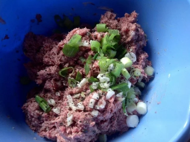 Rezept: Fruchtig scharfe Bouletten mit einem Maracuja-Tomaten-Dip Bild Nr. 6 Fruchtig scharfe Bouletten mit einem Maracuja-Tomaten-Dip - Rezept - Bild Nr. 6