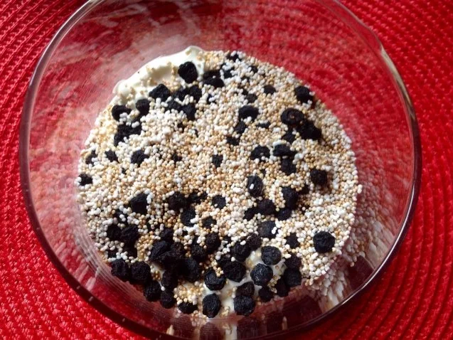 Joghurt mit  Amaranth und Aroniabeeren - Rezept - Bild Nr. 5