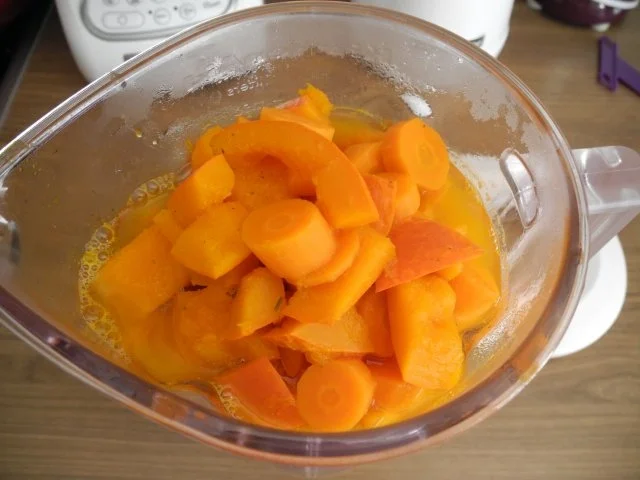 Schonkost : Kürbissuppe mit Pellkartoffeln und Kokoscreme - Rezept - Bild Nr. 6