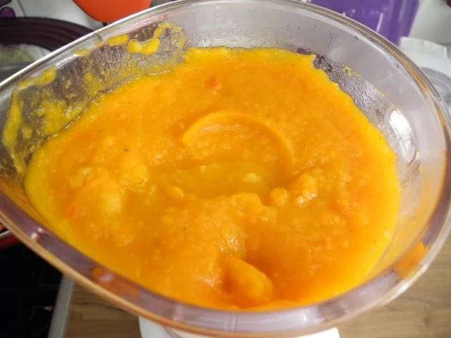 Schonkost : Kürbissuppe mit Pellkartoffeln und Kokoscreme - Rezept - Bild Nr. 8