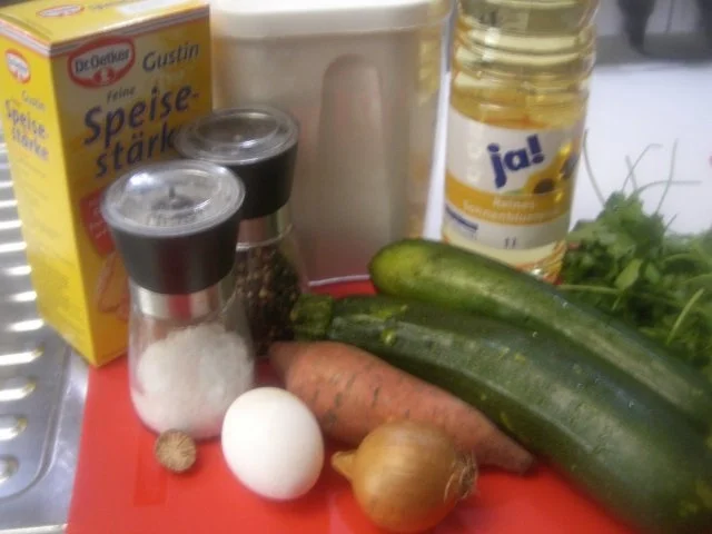 Zucchini-Bratlinge mit Putenbruströllchen - Rezept - Bild Nr. 8