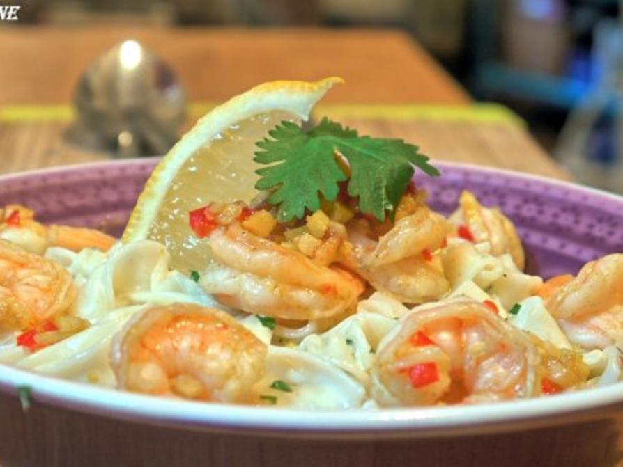 Zitronen Tagliatelle mit Chili Knoblauch Garnelen - einfach - 288 kcal/100g