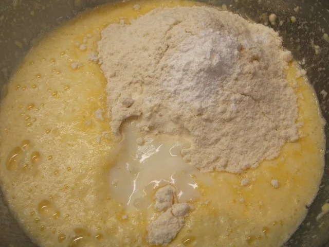 Backen: Ringlo-Buttermilch-Kuchen (Wieberla-Koung) für Emari zum Geburtstag ;-))) - Rezept - Bild Nr. 4