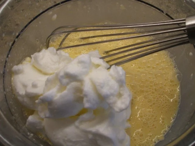 Backen: Ringlo-Buttermilch-Kuchen (Wieberla-Koung) für Emari zum Geburtstag ;-))) - Rezept - Bild Nr. 7