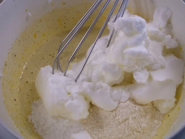 Backen: Vanille-Biskuitrolle mit Brombeeren - Rezept - Bild Nr. 7