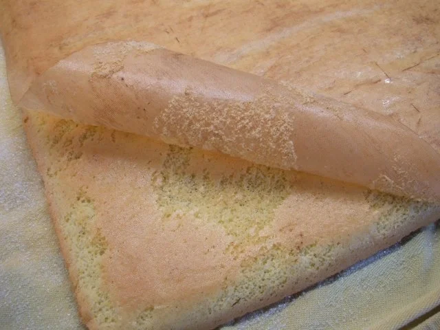 Backen: Vanille-Biskuitrolle mit Brombeeren - Rezept - Bild Nr. 10