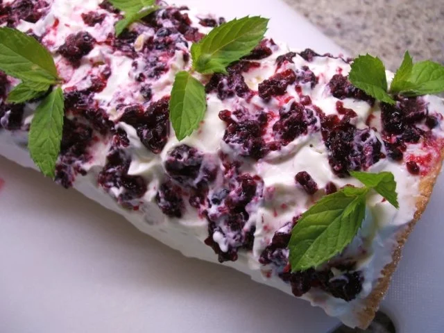 Backen: Vanille-Biskuitrolle mit Brombeeren - Rezept - Bild Nr. 16